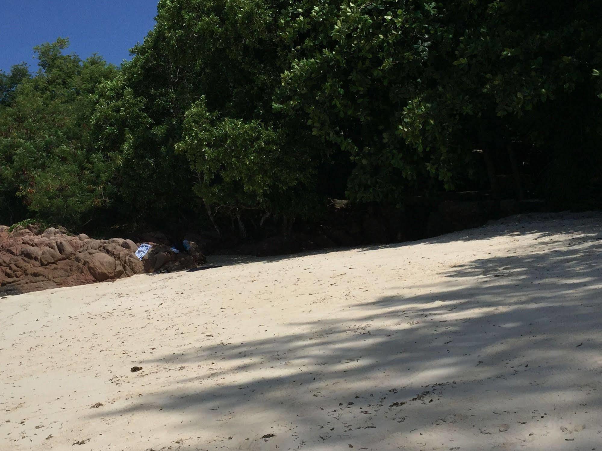 Summer Self Catering Anse la blague Екстер'єр фото