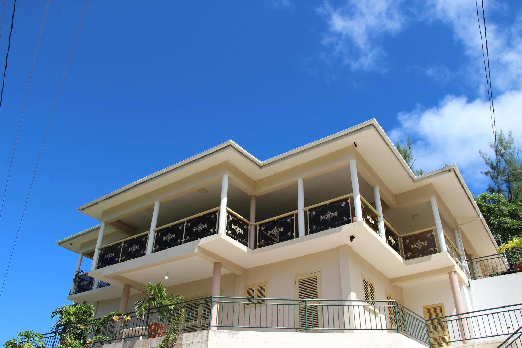 Summer Self Catering Anse la blague Екстер'єр фото