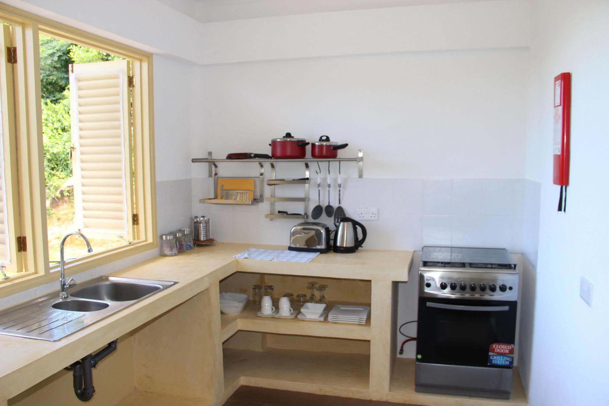 Summer Self Catering Anse la blague Екстер'єр фото