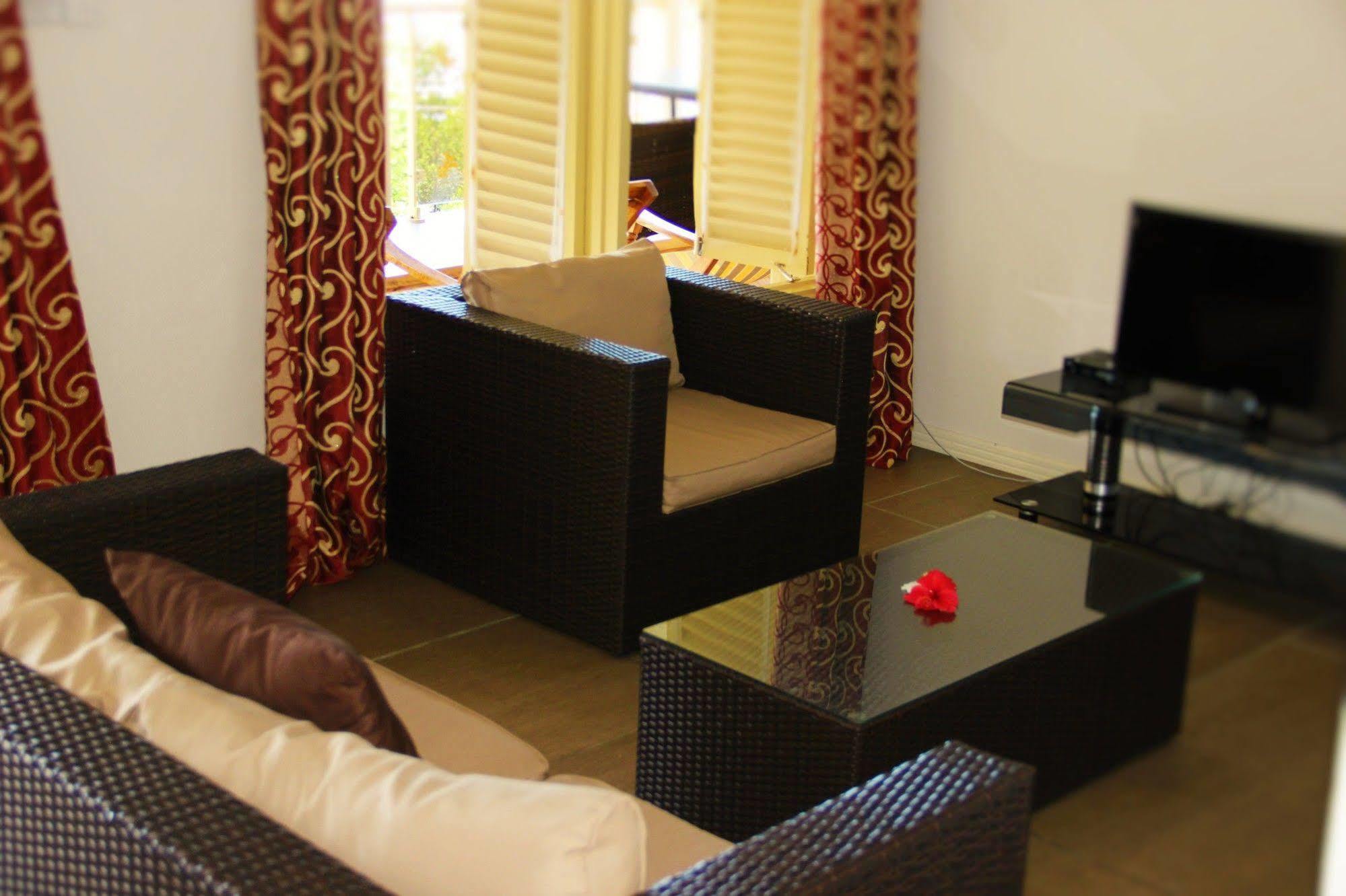 Summer Self Catering Anse la blague Екстер'єр фото